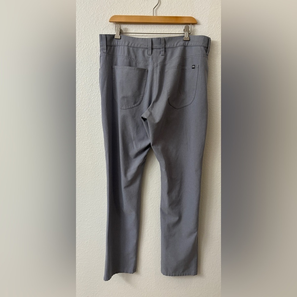 Travis Mathew Mens Golf Pants Slim Straight Leg Flat Front Preppy Gray Size 34
